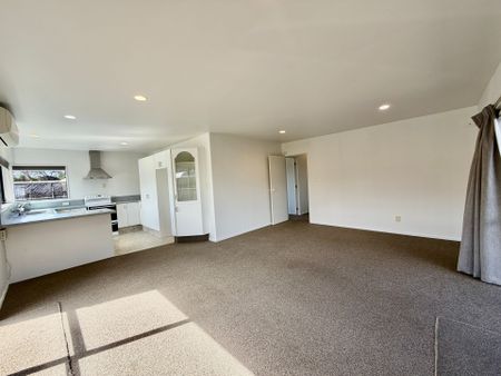 GREAT FAMILY HOME - Photo 4