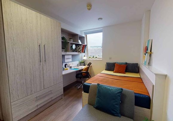 Silver Studio - Photo 1