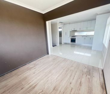 3 Bedroom Town House - Photo 2