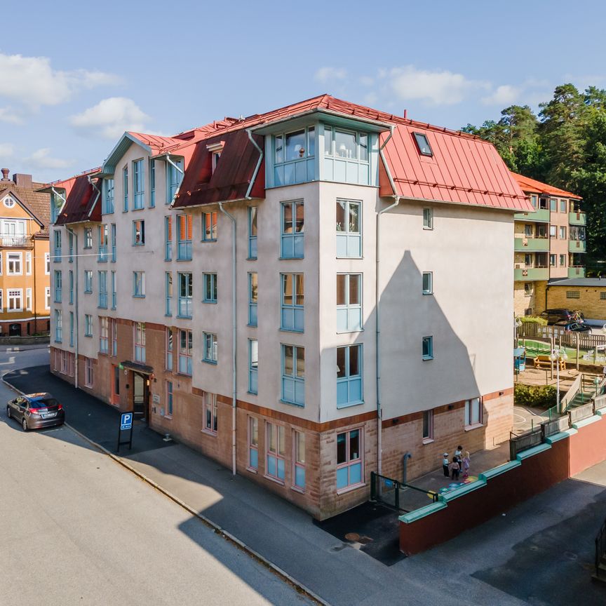 Övre Kvarngatan 32 - Foto 1