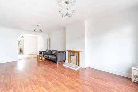 St Michaels Crescent, Pinner, HA5 - Photo 3