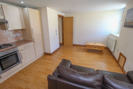 Bedford Street, Roath, Cardiff - Photo 2