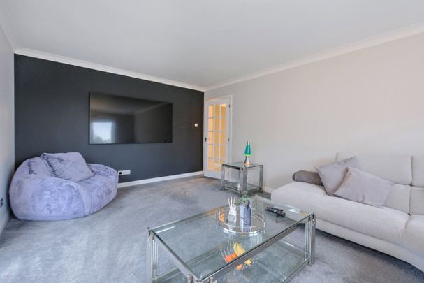 9 Macaulay Drive, AB15 8FL, Aberdeen - Photo 1