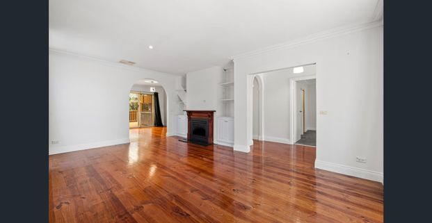 Modern Comfort & Convenience in Central Mitcham! - Photo 1