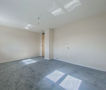 2 bed semi-detached house to rent in Dunraven Road, Cwmbran, NP44 - Photo 3