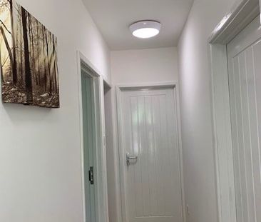 Room in a Shared House, Saywell Road, LU2 - Photo 4