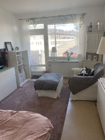 Mysig 1:a med balkong och morgonsol i centrala Vällingby! - Photo 2
