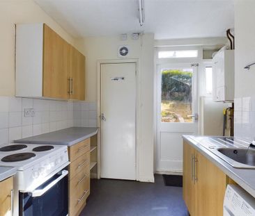 4 bedroom terraced house to rent - Photo 6