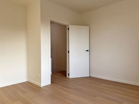 Instapklare vernieuwde (starters)WONING met 2 slaapkamers, terras, kelder & staanplaats - Photo 5