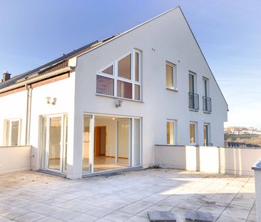 Großzügige Maisonettewohnung mit Galerie, Dachterrasse und Balkon - Photo 2