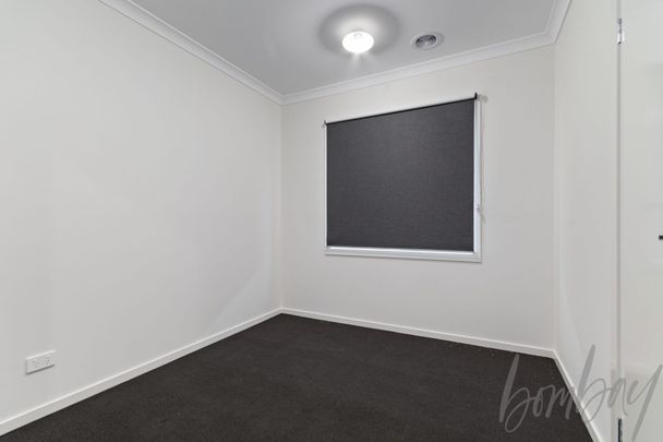 Beautiful Home in Kalkallo with ONE week free rent - Photo 1