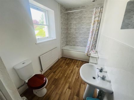 3 bedroom flat to rent - Photo 5