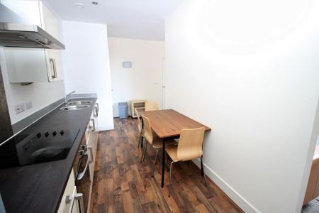2 bedroom flat to rent - Photo 3