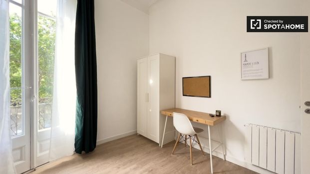 barcelona, Catalonia 08015 - Photo 1