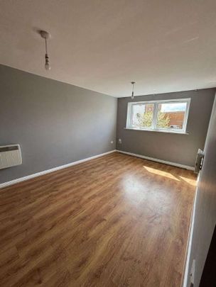 Lowbridge Court, Garston, Liverpool, L19 - Photo 1