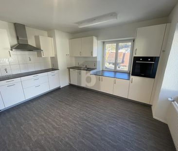 FAMILIEN-PARADIES MIT GARTEN, TERRASSE UND GARAGE - Foto 1