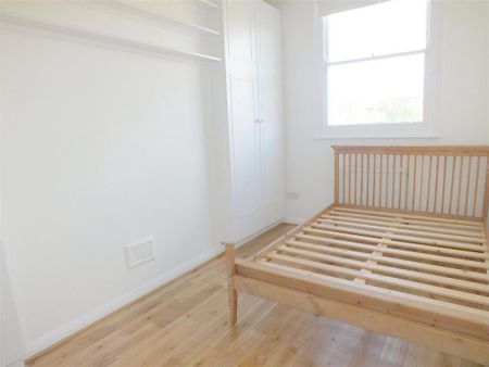 3 bedroom flat to rent - Photo 5