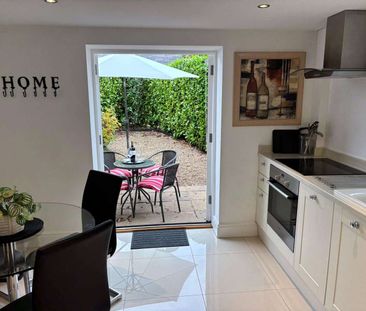 BILLS INCLUDED A charming fully furnished country cottage in the he... - Photo 6