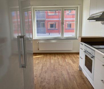 Trapetsgatan 10 - Photo 3