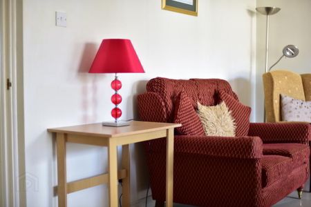 27 Old Castle Court (Student Let), Portstewart, BT56 8GR - Photo 3