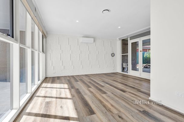 12 Lowen Road, Glen Waverley - Photo 1