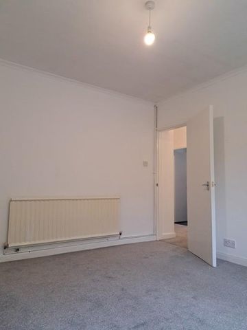 2 bedroom maisonette to rent - Photo 4