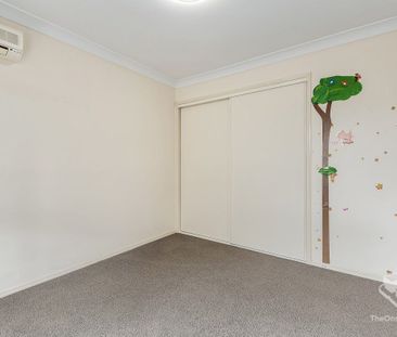 Spacious 4-Bedroom Home with 5 Air Conditioners - Photo 5