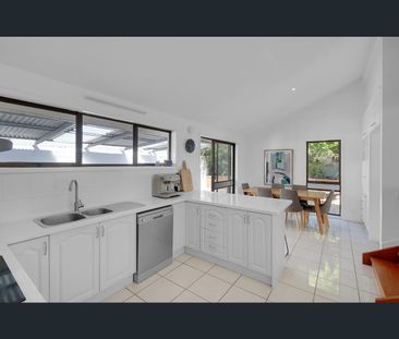 4 Shasta Cl, Westlake, Qld 4074 - Photo 2