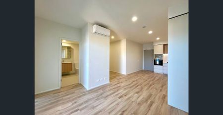 Victoria Tower Adelaide - One Bedroom with One Study Area Apt - Photo 2