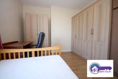 4 bedroom flat to rent - Photo 5
