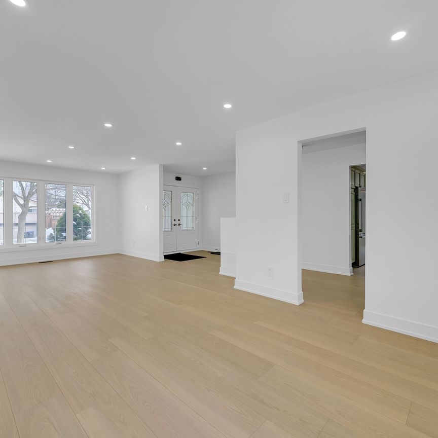 For Lease - 3370 Rhonda Valley, Mississauga, Ontario - Photo 1