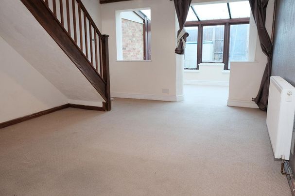 2 bedroom terraced house to rent - Photo 1