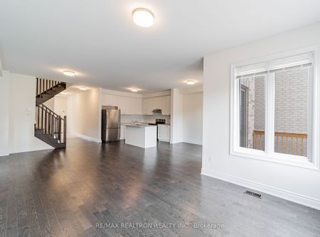 Detached Home For Lease | N8115590 - Photo 4