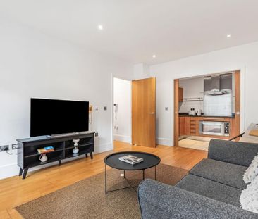 2 bedroom flat to rent - Photo 2