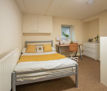 5 Bed Terraced House, Whitham Road, S10 - Photo 3