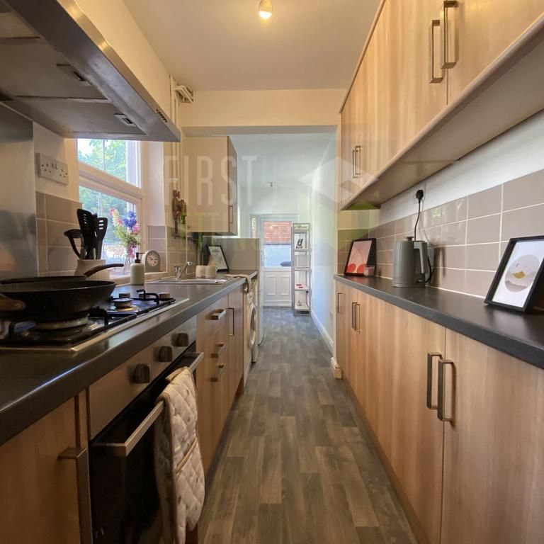 3 bedroom terraced house to rent - Photo 1