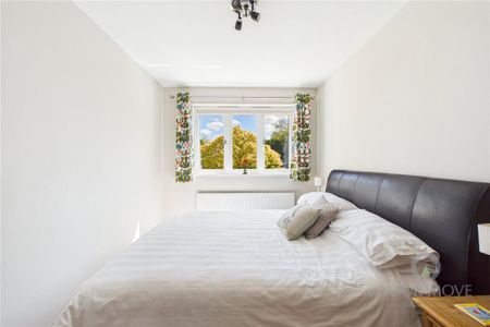 4 bedroom detached house to rent - Photo 2
