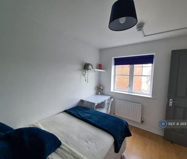 1 bedroom in a house share to rent - Photo 4