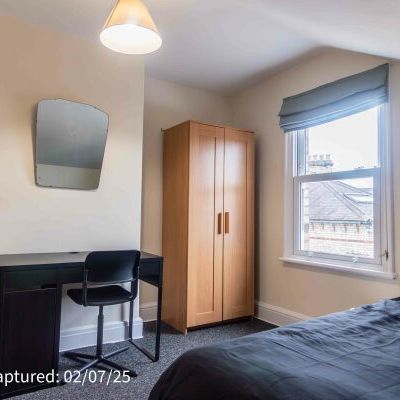 Room 9, 38 Heslington Road - Photo 1