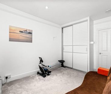 4 bedroom terraced house to rent - Photo 6