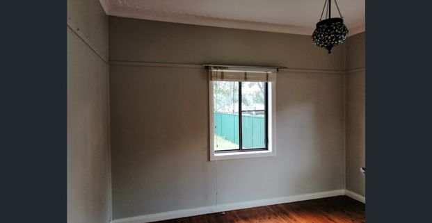 Great family house at a prime location for lease!! - Photo 1