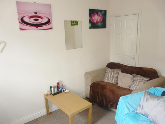 1 bedroom semi-detached house to rent - Photo 1