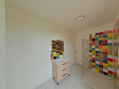 Location Maison 4 pièces 120m² CHAUVIGNY 86300 - Photo 2