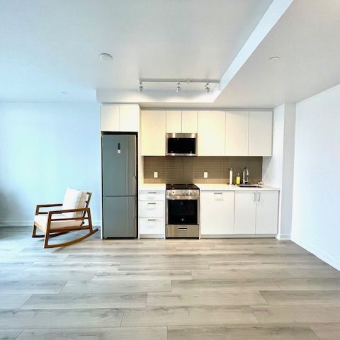 For Lease - 1787 St Clair Avenue Unit# 1109, Toronto, Ontario - Photo 1