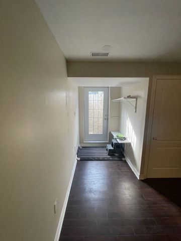 For Lease - 3194 World Series Court, Mississauga, Ontario - Photo 2