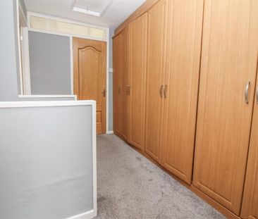 3 Bedroom House - Townhouse - Photo 2