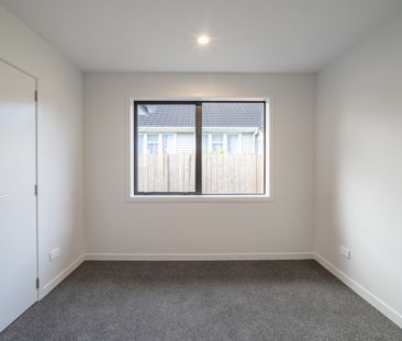 Modern near new 2 bedroom Unit + Garage - Photo 4