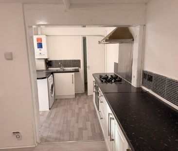 2 bedroom semi-detached house to rent - Photo 4