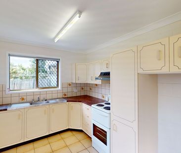 Freshly Updated & Ultra-Convenient Living in Kawana - Photo 5