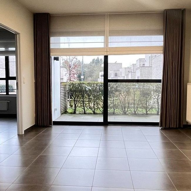 Woning te huur in Meeuwen voor € 850 met 1 slaapkamer - Photo 1